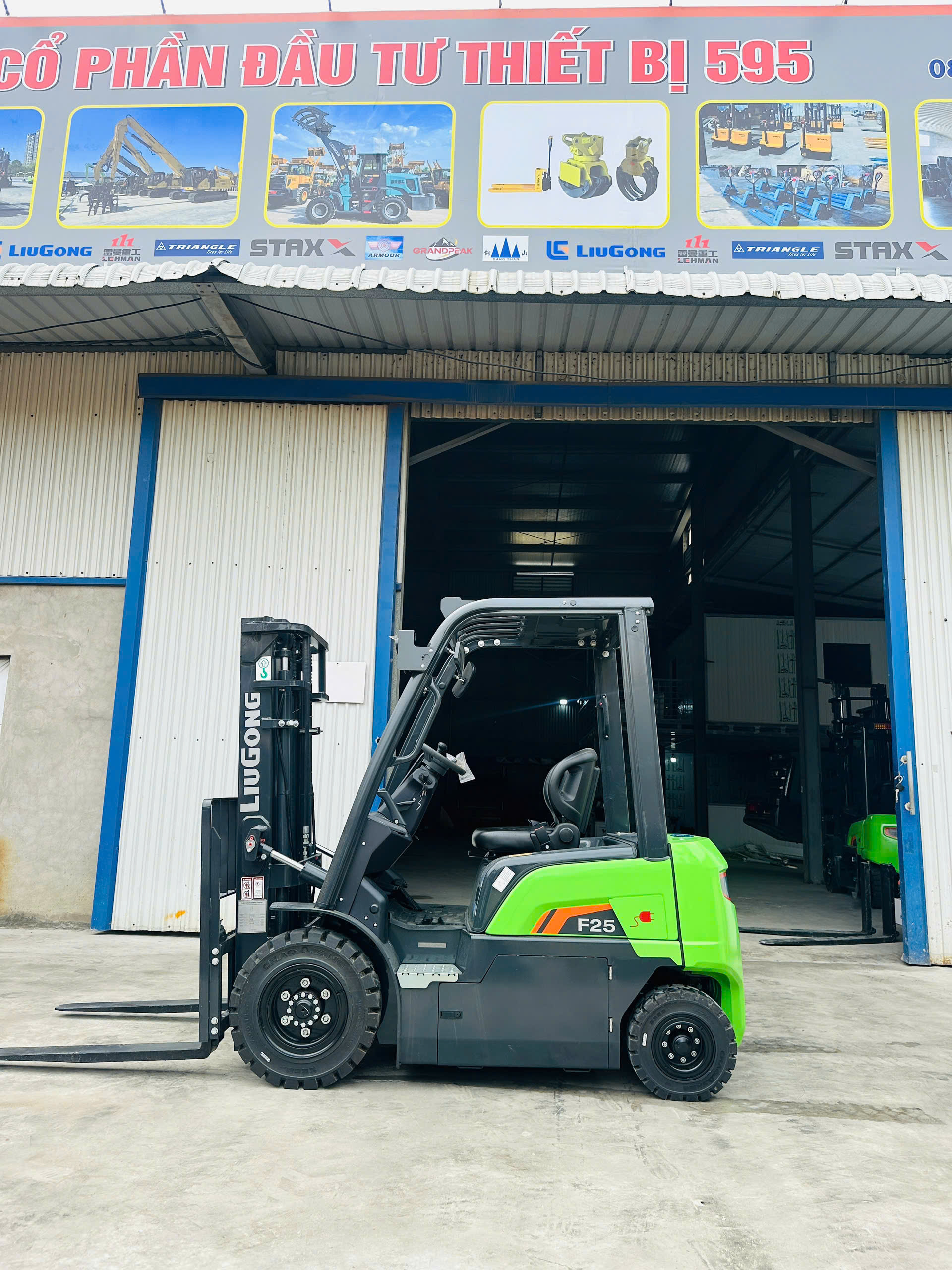 Xe nâng điện LiuGong 2.5 tấn Trung Quốc – Giá tốt, pin Lithium, sạc nhanh 2h
