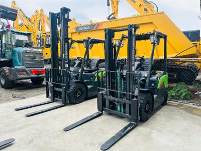 XE NÂNG ĐIỆN LIUGONG 2.5 TẤN TRUNG QUỐC – XU HƯỚNG NÂNG HẠ 2026 DOANH NGHIỆP KHÔNG THỂ BỎ QUA